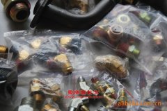 銀盾JYC5120CCQ畜禽運輸車用的玉柴YC6J190-20發(fā)動機的配件及大修