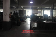 程力威CLW5250GFL3粉粒物料運輸車用的康明斯ISDe230 30發(fā)動機的配件及修理