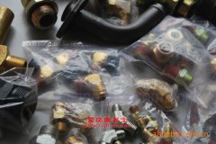 長征CZ5080XXY廂式運(yùn)輸車用的錫柴CA4110/125Z發(fā)動(dòng)機(jī)的配件及大修